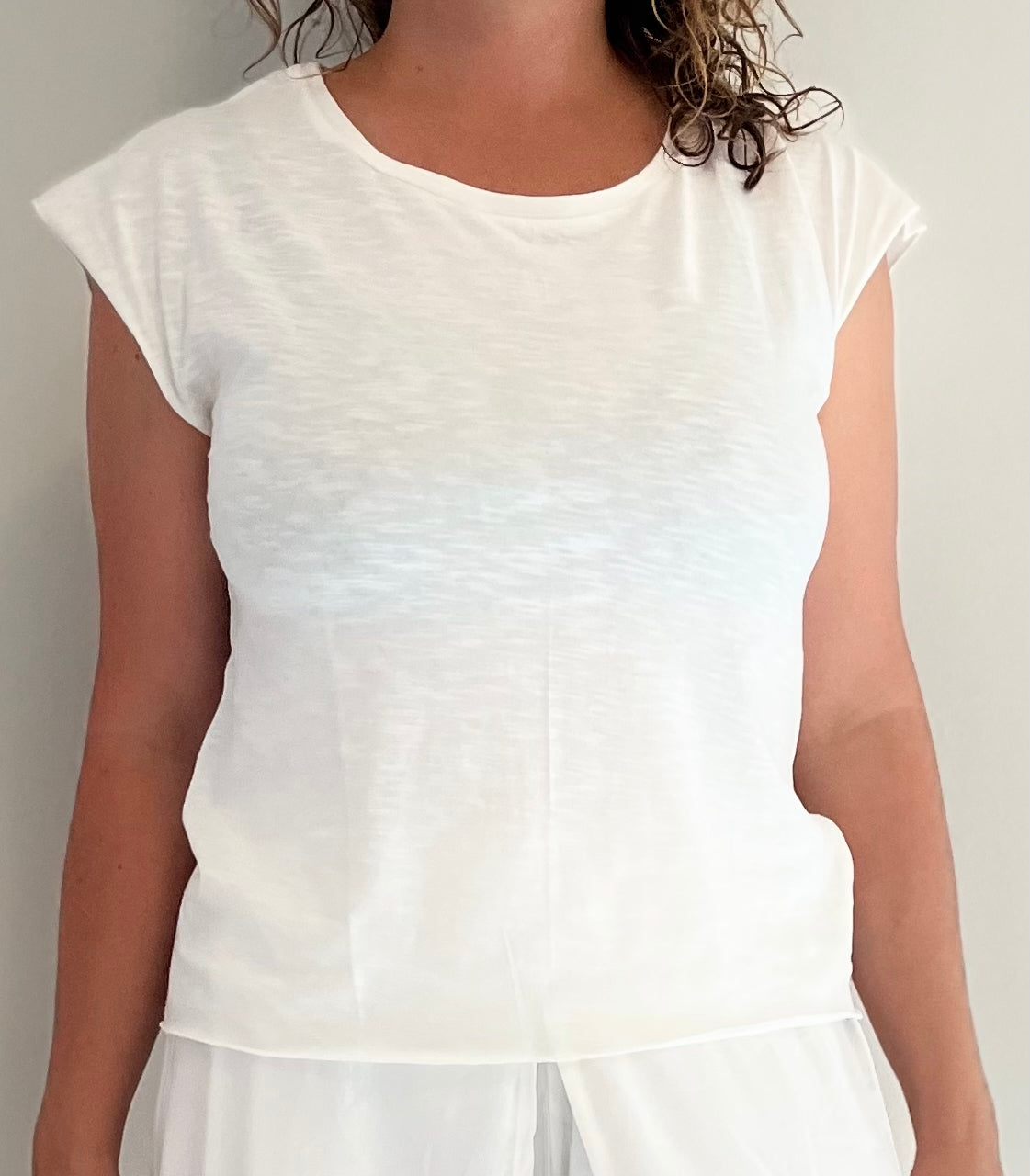 Top pour femme croisé dans le dos et col rond - écru
