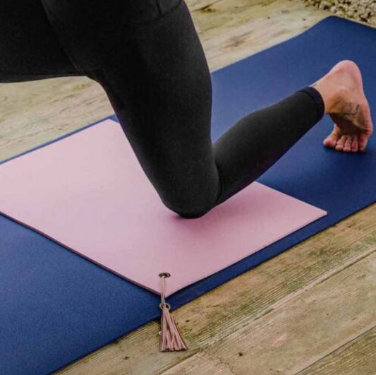 Mini Studio Yoga Mat for Knees: Gray + Strap