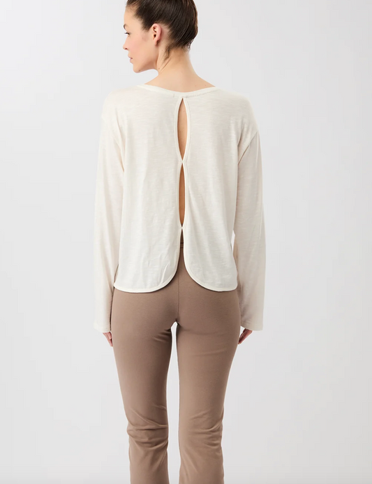 Neues Oberteil mit Zopfmuster und integriertem Stütz-BH – Weiß