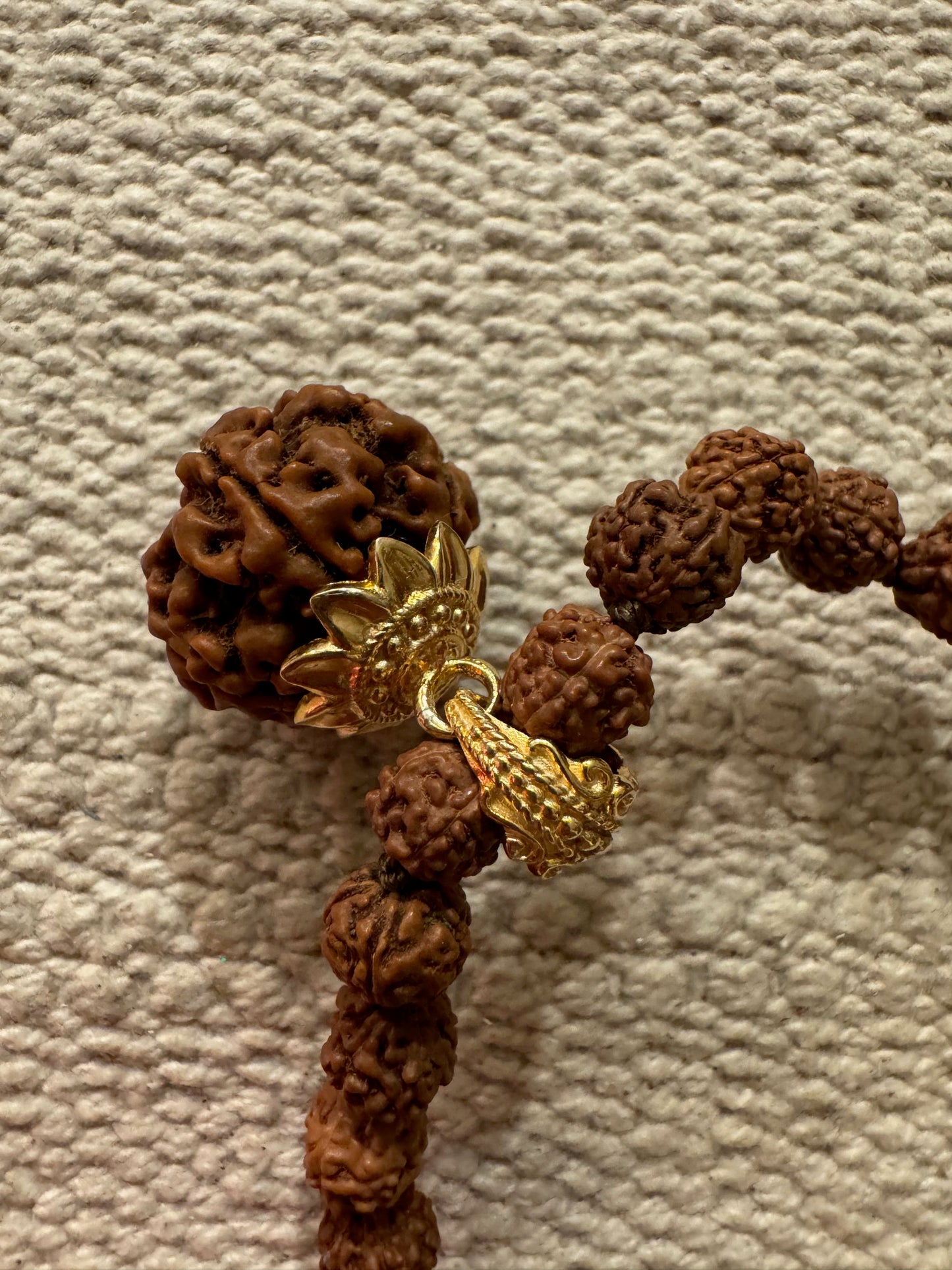 Collier - Mâlâ en perles de Rudraksha - argent plaqué or