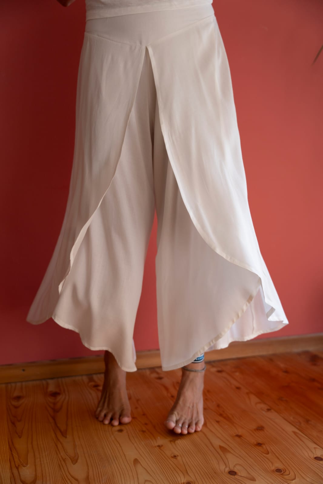 Women's pants - white V-waist