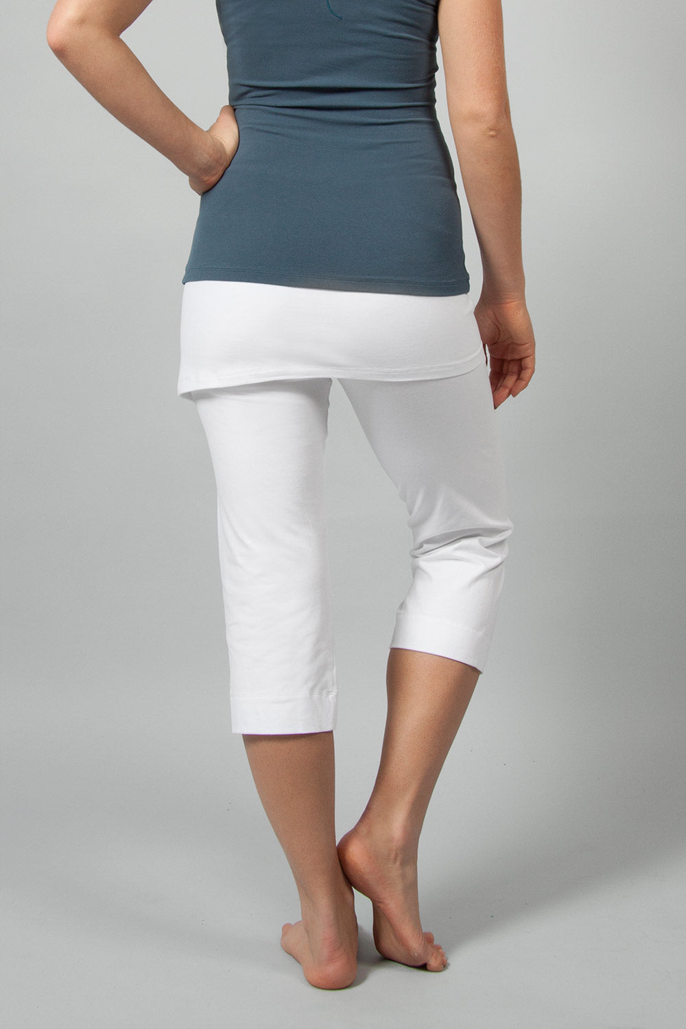 White Inderjit 3/4 pants