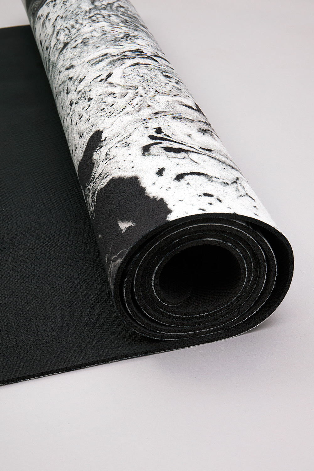 NATURE IS THE PAINTER - Maya Rochat Yoga Mat