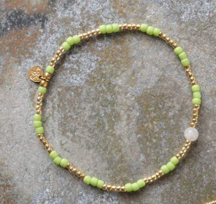 Golden Loyal bracelet with citrine stone