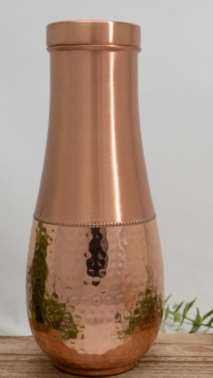 Matte Kupferflasche – teilweise gehämmert, 800 ml