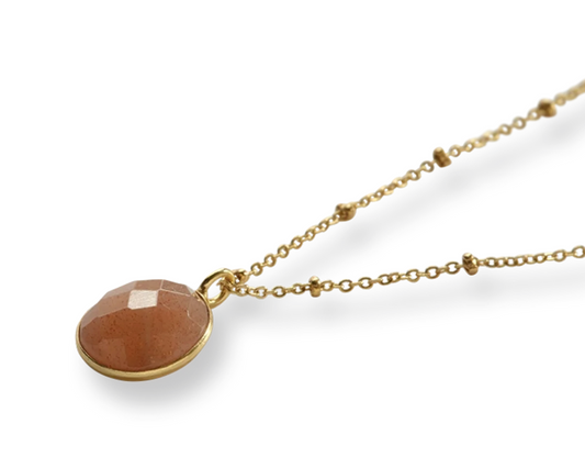 Calm citrine stone and golden pearl necklace